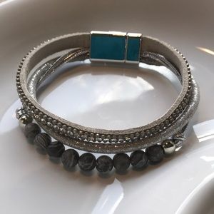 Lightweight 3-strand bracelet